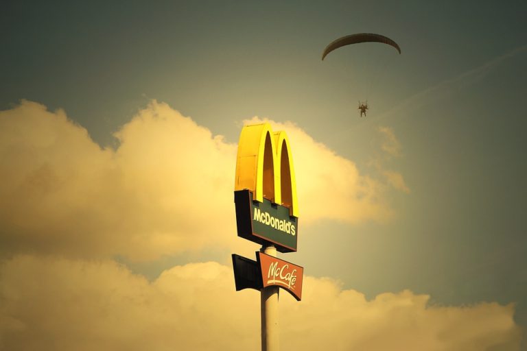 Firmy, které byly první, jež začaly fungovat na základě franchisingu